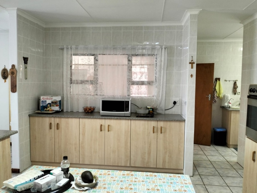 3 Bedroom Property for Sale in Fraaiuitsig Western Cape